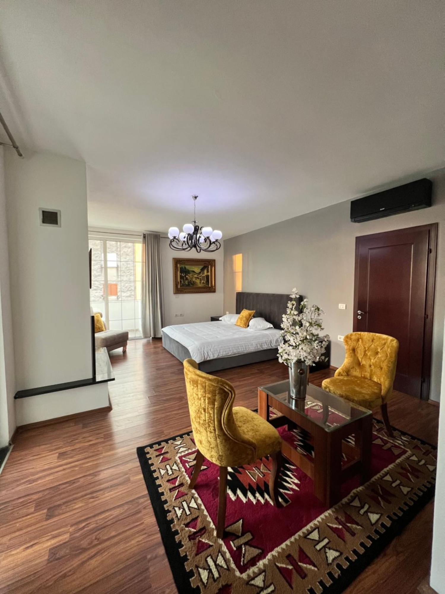North Star Hostel ชโคเดอร์ ภายนอก รูปภาพ